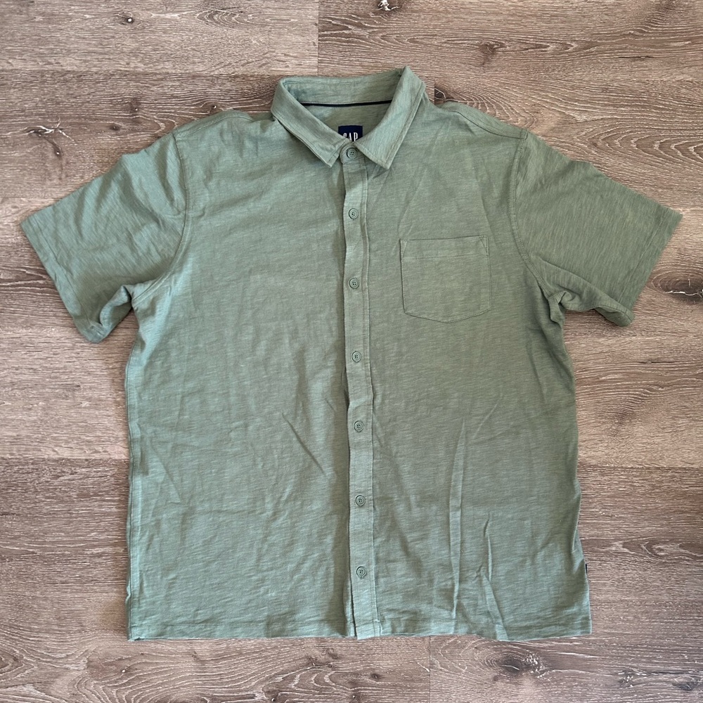 Men’s XL GAP Green Cotton Short Sleeve‎ Button Down Collared Front Pocket Shirt
